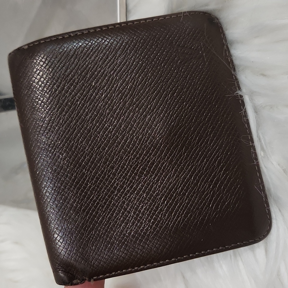 💚▪️Louis Vuitton ▪️Men's Taiga Leather BifoldWallet Pre Owned